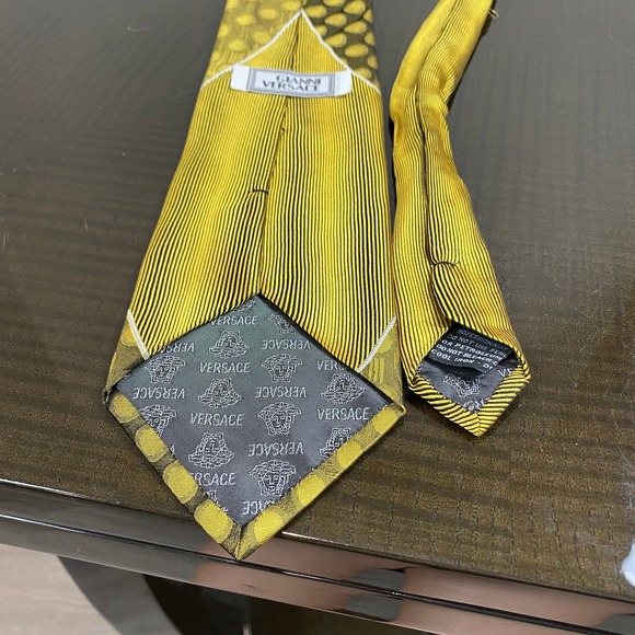 Vintage Gianni Versace Medusa Geometric Print Silk Tie - Picture 4 of 7